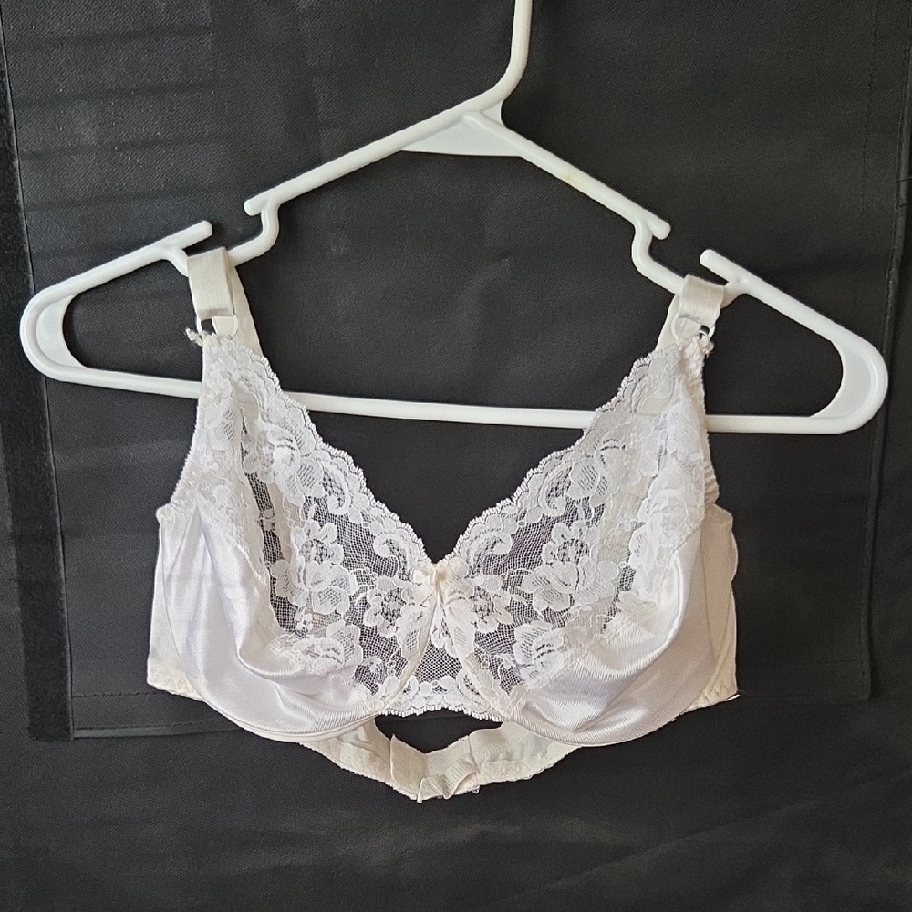 Vintage Fruit Of The Loom Elegant Lace White Bra Size 36D